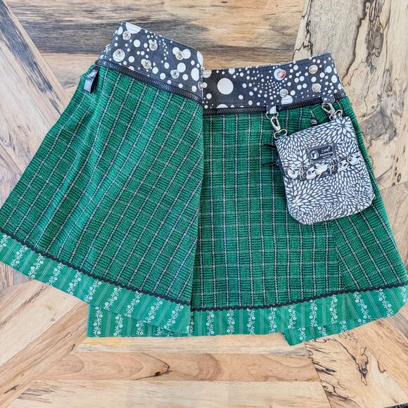 Zand Amsterdam, One Size Reversible Wrap Skirt Green Gingham Pouch Snap Buttons - Picture 9 of 11